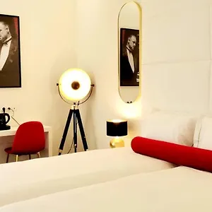 Hollywood By Hotel